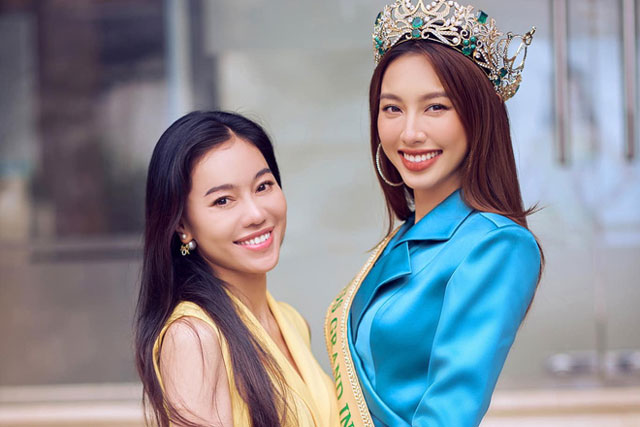 Diện đồ "chặt chém" xẻ tà cao vút, Thuỳ Tiên gặp cái kết phải đứng khúm núm ở sân bay vì nguyên nhân này!