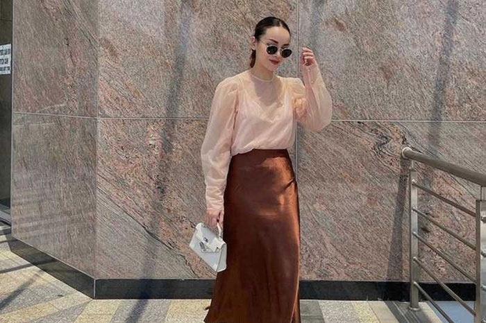 Chị em Yến Trang, Yến Nhi 'nghiện' chân váy dài, mix - match kiểu gì cũng đẹp