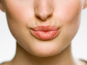 Phụ nữ sở hữu 5 tướng miệng buồn: Cả đời lo nghĩ, tủi nhiều hơn vui
