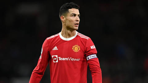 Vì sao Ronaldo vắng mặt ở trận MU thắng Aston Villa?