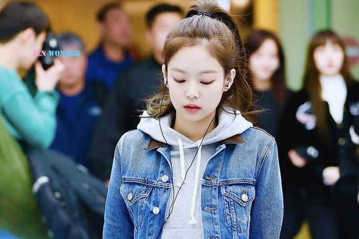 Loạt bí quyết lên đồ đơn giản mà sành điệu với áo hoodie mùa lạnh của BLACKPINK