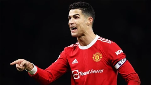 Fan MU phấn khích khi Ronaldo bị loại khỏi đội hình