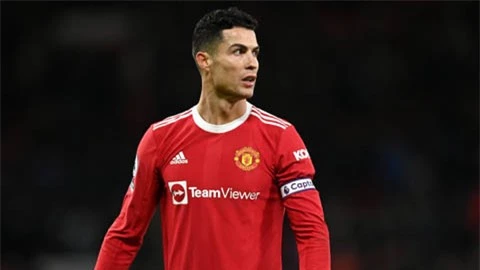 Vì sao Ronaldo vắng mặt ở trận MU vs Aston Villa?