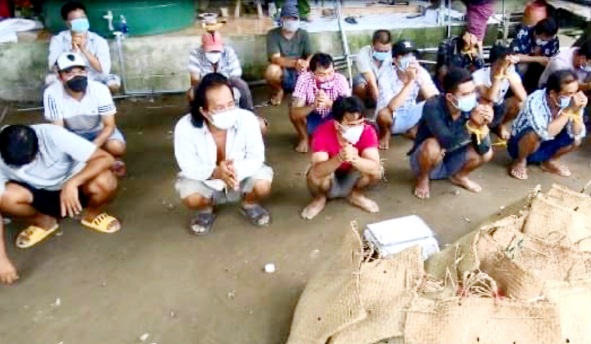 Tiền Giang: Triệt phá tụ điểm đá gà lớn do hai anh em tổ chức 