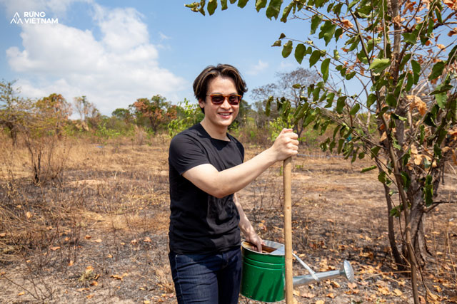 Những ngày đầu năm, Hà Anh Tuấn tiếp tục "ghi điểm" trong lòng khán giả khi làm điều ý nghĩa này