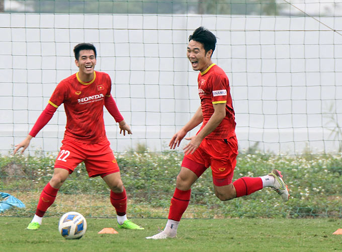 Ai là phương án B nếu Văn Toàn, Hoàng Đức không kịp thi đấu cho ĐT Việt Nam?