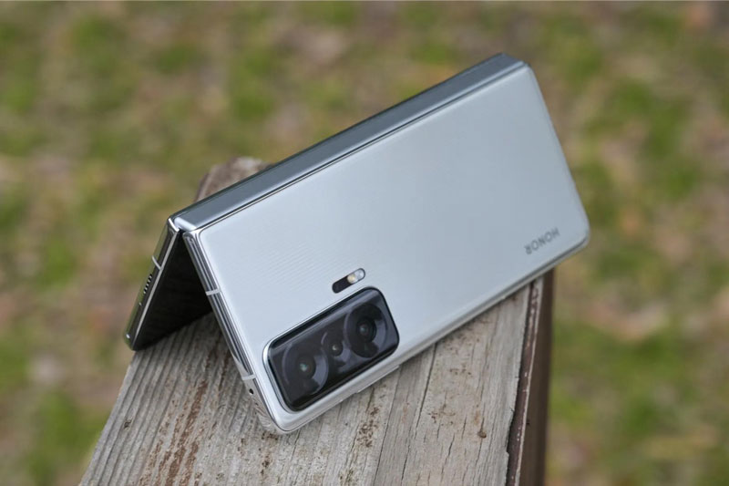 Ảnh chi tiết smartphone màn hình gập, chip Snapdragon 8 Gen1, RAM 12 GB, giá cao nhất hơn 39 triệu