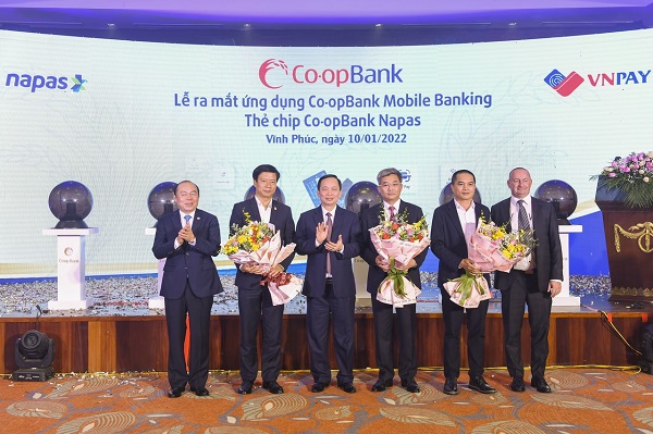NAPAS đồng hành cùng Co-opBank phát triển thanh toán không dùng tiền mặt ở khu vực nông thôn 