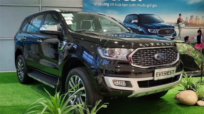 giá xe ford everest tháng 1/2022: tăng giá niêm yết, cắt giảm ưu đãi