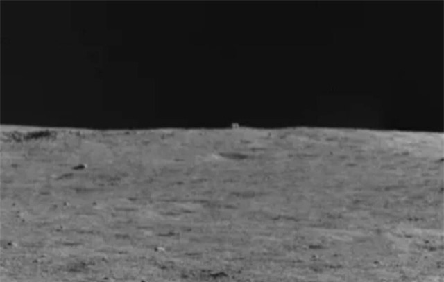 Tàu Mặt Trăng của Trung Quốc vừa phát hiện ra một &quot;Túp lều bí ẩn&quot; ở phía xa của Mặt trăng - Ảnh 1.