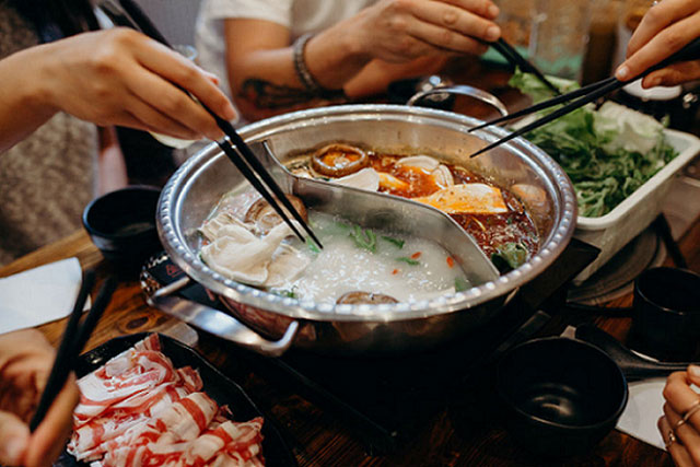 Những thói quen ăn uống khiến bạn vô tình bị nhiễm COVID-19