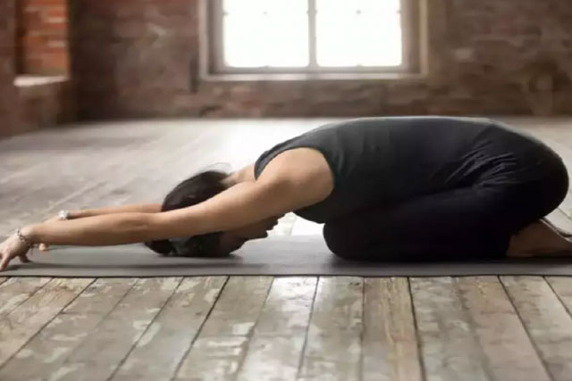 5 tư thế yoga tăng cường sức khỏe miễn dịch trong mùa đông