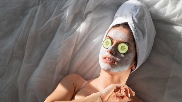 Bật mí một vài mẹo giúp phục hồi làn da sau những đêm tiệc tùng