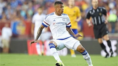 Chelsea gọi trở lại Kenedy trước bão chấn thương hậu vệ