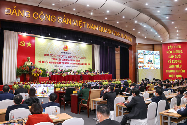 Qu&#x1EA3;n l&#xFD; nh&#xE0; n&#x1B0;&#x1EDB;c ph&#x1EA3;i t&#x1EAD;p trung x&#xE2;y d&#x1EF1;ng th&#x1EC3; ch&#x1EBF;, ch&#xED;nh s&#xE1;ch thay v&#xEC; gi&#x1EA3;i quy&#x1EBF;t s&#x1EF1; v&#x1EE5;