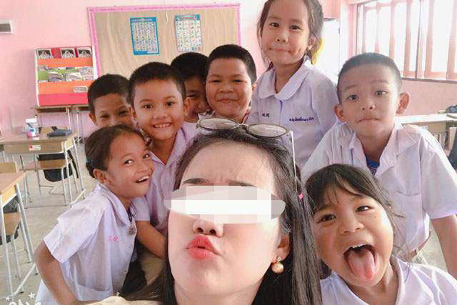 Bài toán 12 + 8 = 20 bị cô giáo trẻ chấm SAI, phụ huynh bức xúc đăng đàn xin ý kiến cư dân mạng: Kết cục sau đó không thể ngờ