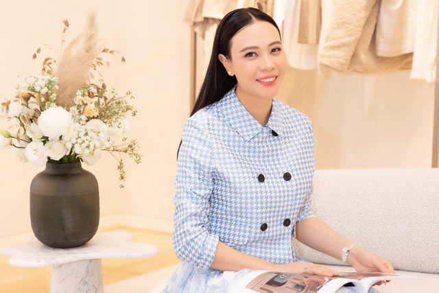 Phu nhân hào môn Đàm Thu Trang phủ đồ hiệu từ đầu đến chân, chồng đại gia vào nói 1 câu nghe mát lòng!