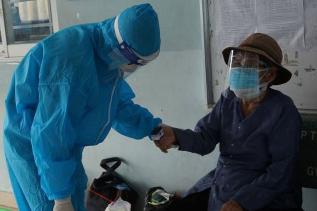 Người khỏi COVID-19 nên khám tầm soát di chứng