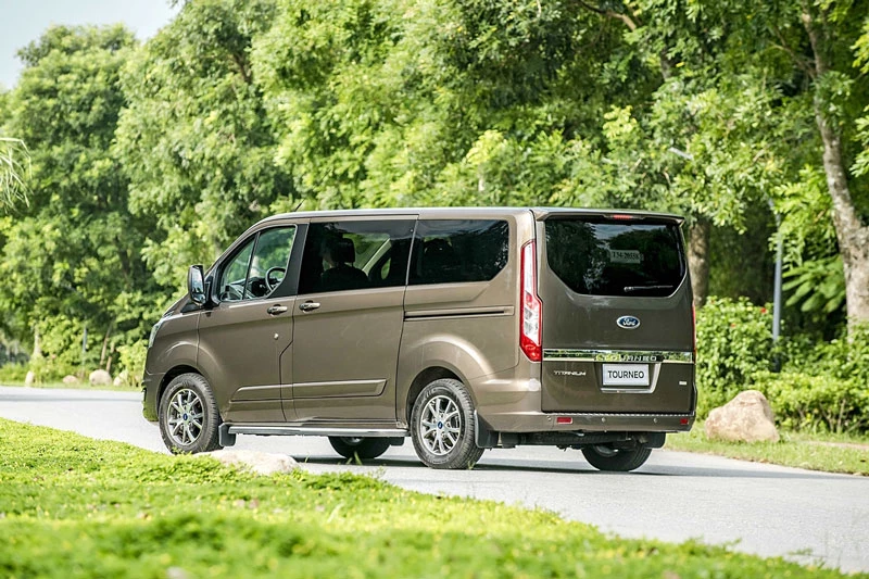 5. Ford Tourneo (doanh số: 182 chiếc). Ảnh: Ford.