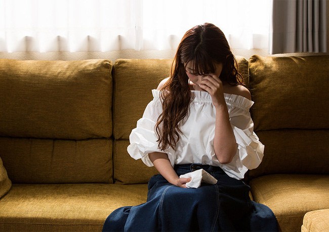 41 tuổi mới lấy chồng, đêm tân hôn tôi hoảng loạn quỳ xuống trước mặt người này