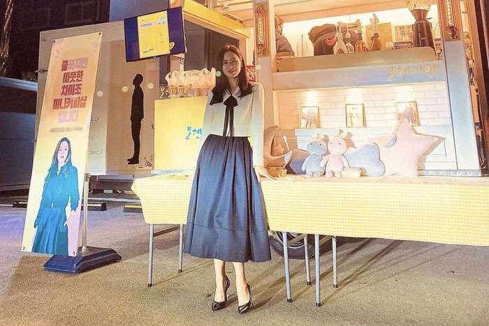 Son Ye Jin xuất hiện với váy áo sang chảnh hút mắt trong phim mới