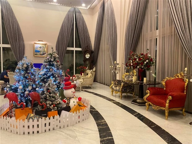 Mỹ nhân 1 thời bên đại gia Tân Hoàng Minh: Hoa hậu giữ vương miện 29 năm, vừa giàu vừa đẹp - Ảnh 6. Mỹ nhân 1 thời bên đại gia Tân Hoàng Minh: Hoa hậu giữ vương miện 29 năm, vừa giàu vừa đẹp - Ảnh 6.