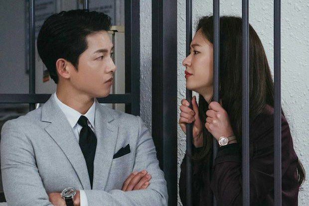 Bạn gái tin đồn của Song Joong Ki tiết lộ bí mật đóng cảnh tình tứ, nói toàn điều ngọt ngào về bạn diễn điển trai