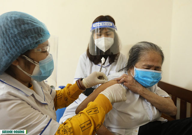 Các địa phương đẩy nhanh tiêm chủng vaccine phòng COVID-19 để bảo vệ người dân thuộc nhóm nguy cơ caoẢnh: Tuấn Anh