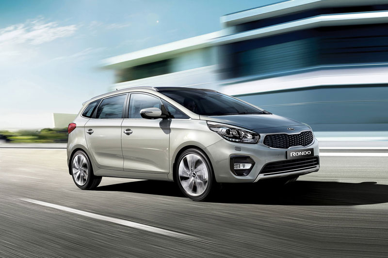 Kia Rondo giảm giá mạnh trong tháng 1/2022