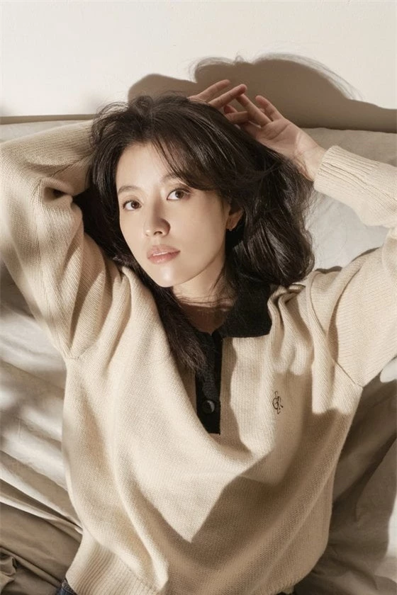 Thế vai Son Ye Jin trong phim mới, Han Hyo Joo bị áp lực vì cái bóng quá lớn của tiền bối - Ảnh 3.