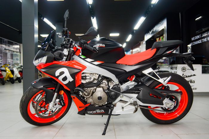 Cận cảnh Aprilia Tuono 660, nakedbike tầm trung giá 475 triệu đồng
