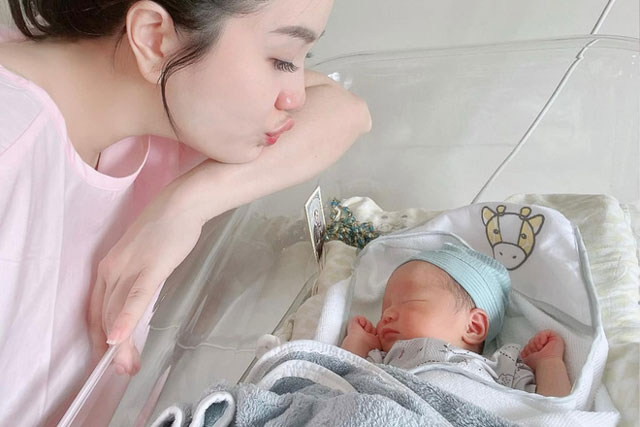 Bảo Thy tiết lộ chịu cơn đau đẻ suốt 2 ngày, vừa tỉnh đã làm 1 việc khiến ai cũng giật mình?