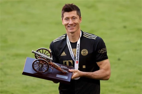 Lewandowski đi vào sử sách Bundesliga khi liên tiếp lập được những kỉ lục khó tin tại môi trường bóng đá Đức (Nguồn ảnh: Bavarian Football)