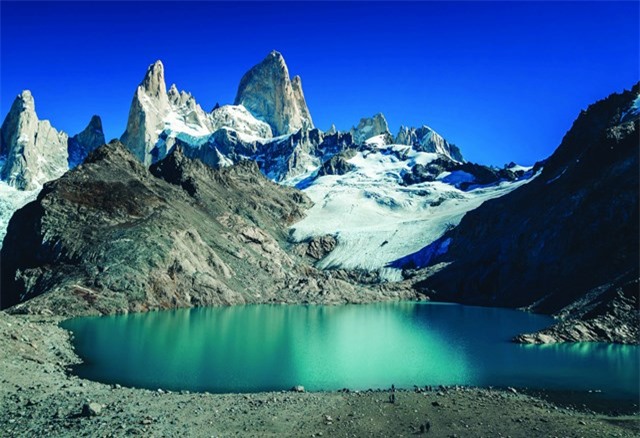 Những ngọn n&uacute;i tuyệt đẹp ở Chile. Ảnh: Llama Travel.
