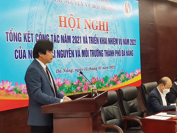 Giám đốc Sở TN&MT Đà Nẵng Tô Văn Hùng phát biểu tại hội nghị tổng kết công tác năm 2021 và triển khai nhiệm vụ năm 2022 của ngành tài nguyên và môi trường (TN&MT) TP Đà Nẵng tổ chức ngày 15/1/2022