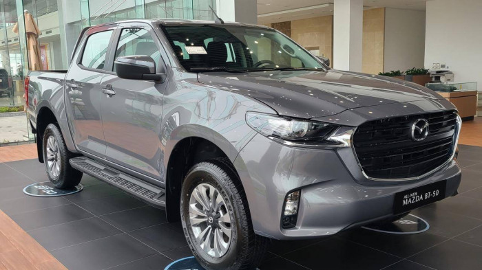 Giá lăn bánh xe Mazda BT-50 sau khi giảm 100% lệ phí trước bạ