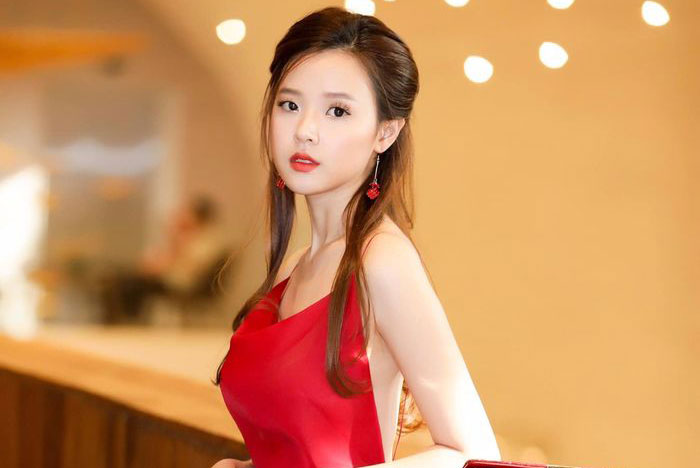 Những mỹ nhân có vòng eo "siêu bé" của showbiz Việt