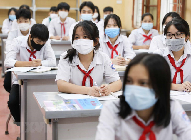 Thủ tướng yêu cầu xem xét mở cửa trường học trở lại