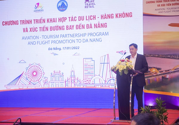 Phó Chủ tịch UBND TP Đà Nẵng Trần Phước Sơn phát biểu tại Chương trình Chương trình hợp tác du lịch – hàng không và xúc tiến đường bay đến Đà Nẵng chiều 17/1/2022