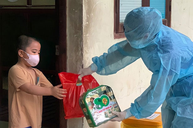 Nỗi buồn trong những đôi mắt trẻ thơ sau đại dịch COVID-19