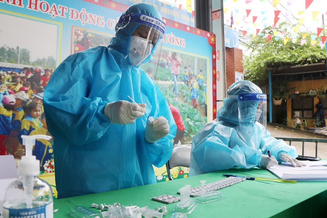 Ngày 19/1, thêm 15.959 ca mắc COVID-19 mới, hơn 33.000 bệnh nhân khỏi bệnh