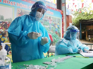 Ngày 19/1, thêm 15.959 ca mắc COVID-19 mới, hơn 33.000 bệnh nhân khỏi bệnh