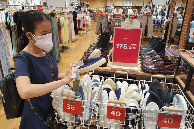 Đâu là giải pháp tốt nhất để kích cầu tiêu dùng?