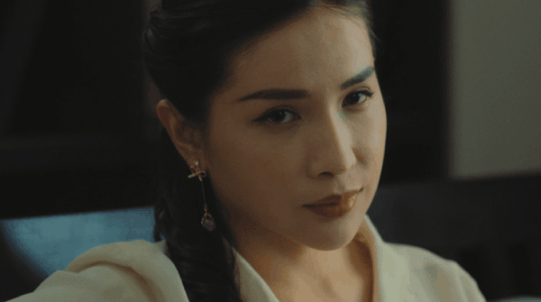 Kh&#x1EA3; Nh&#x1B0; m&#x1B0;&#x1EE3;n l&#x1EA1;i k&#xFD; &#x1EE9;c &#xE1;m &#x1EA3;nh nh&#x1EA5;t &#x111;&#x1EDD;i m&#xEC;nh &#x111;&#x1EC3; &#x111;&#xF3;ng Chuy&#x1EC7;n Ma G&#x1EA7;n Nh&#xE0;