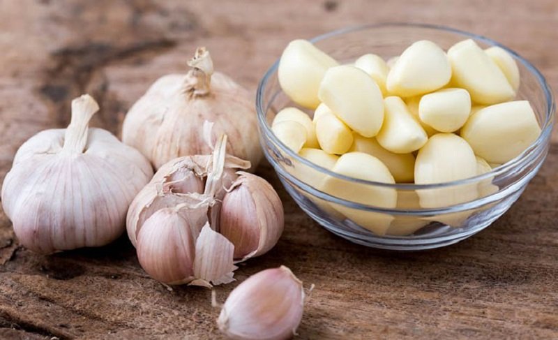 Ghim ngay 4 cách trị mụn bằng tỏi đơn giản, hiệu quả mà chẳng tốn nhiều tiền