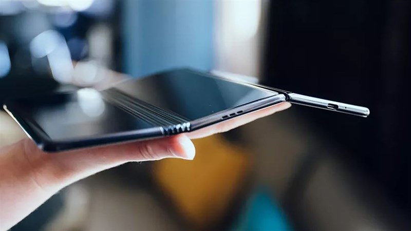 Sắp có điện thoại thông minh 3 màn hình?