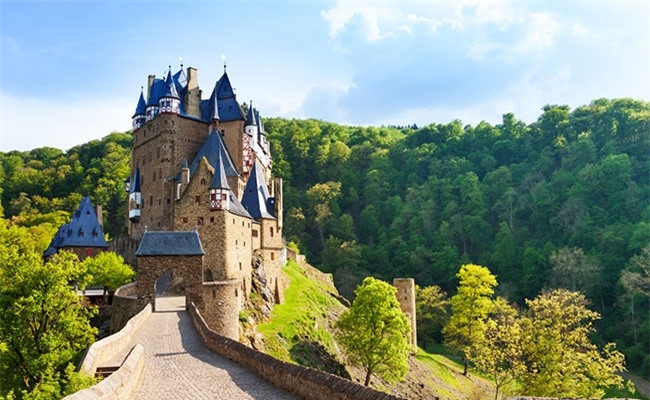 Chiêm ngưỡng 7 lâu đài sở hữu kiến trúc thời Trung cổ đẹp nhất thế giới