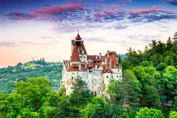 7 lâu đài sở hữu kiến trúc thời Trung cổ đẹp nhất thế giới