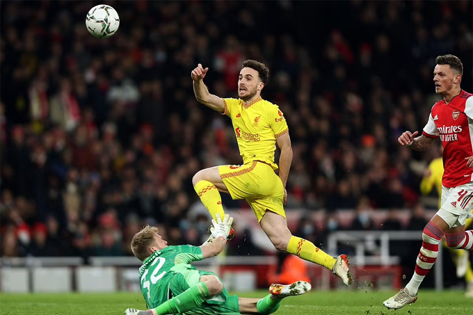 Đánh sập pháo đài Emirates, Liverpool vào chung kết cúp Liên đoàn