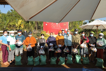 Chương trình "Ấm tình thân – Tràn hạnh phúc" tại xã vùng cao B’lá